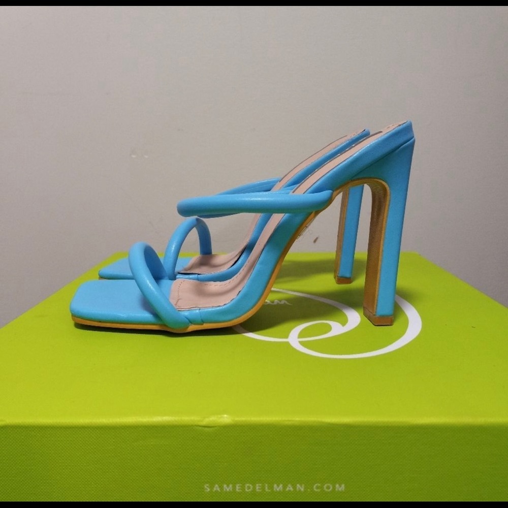 NWOB SHEIN Blue Strappy Neoprene
Size 6.5
Heels 4.0 inch
Square heels - Picture 2 of 5
